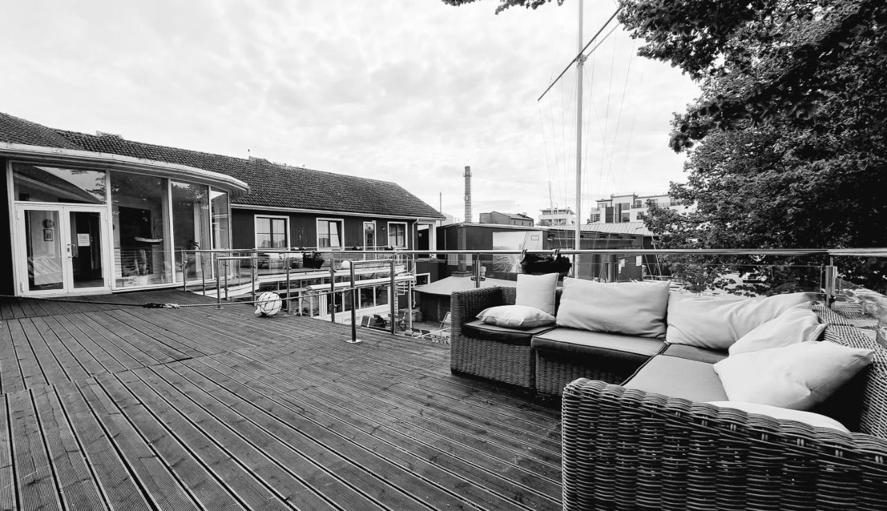 Paernu Jahtklubi Kuelalistemaja Hotel ภายนอก รูปภาพ