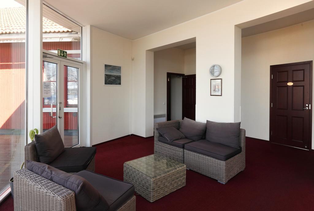Paernu Jahtklubi Kuelalistemaja Hotel ภายนอก รูปภาพ